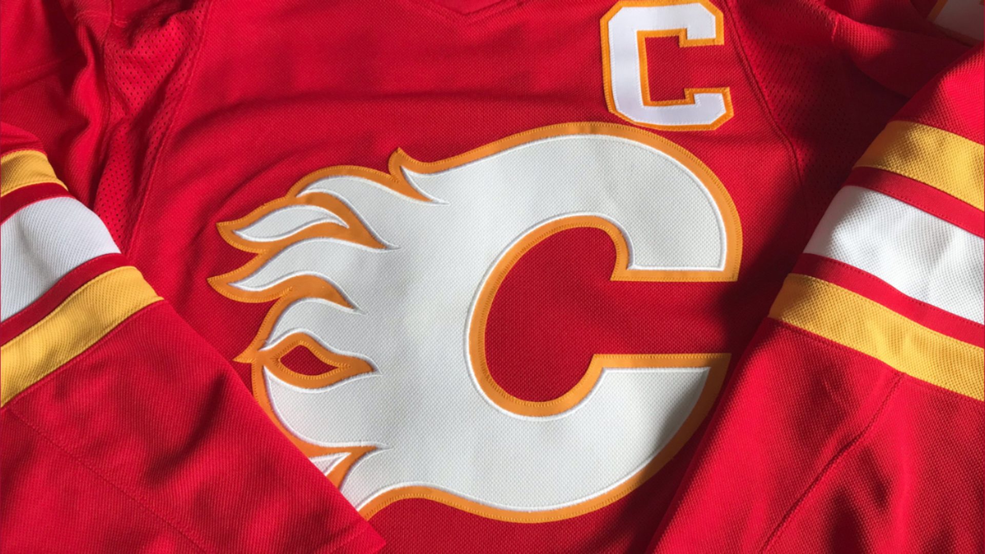 Calgary Flames flash back to the '90s with 'Pedestal' Reverse Retro jersey  - Calgary