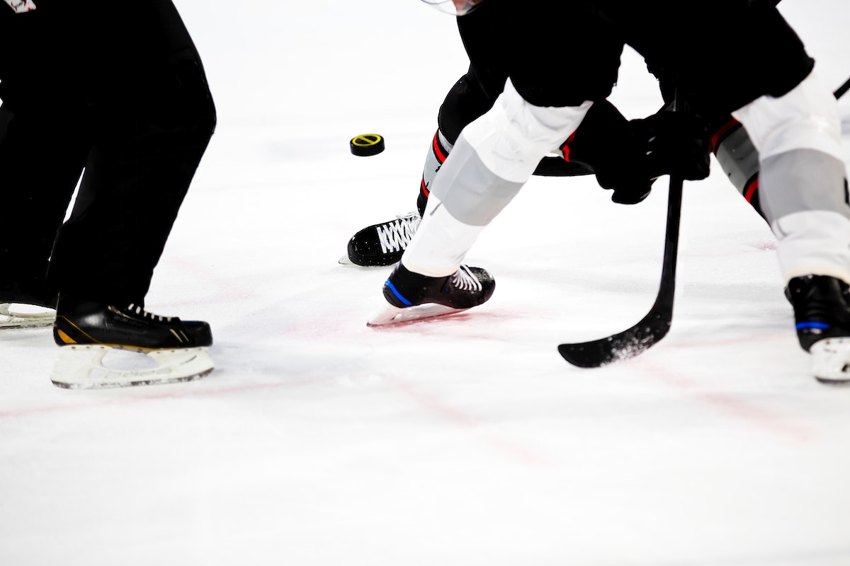 Sports Betting 101 – How to Bet on Hockey - The Win Column